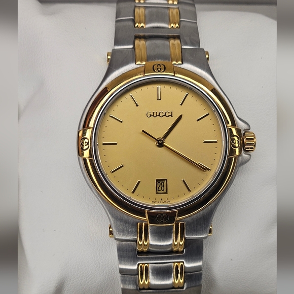 Authentic Gucci Watch 9040 M Mens Dial Quartz Two-Tone Link Date Watch - Picture 2 of 16